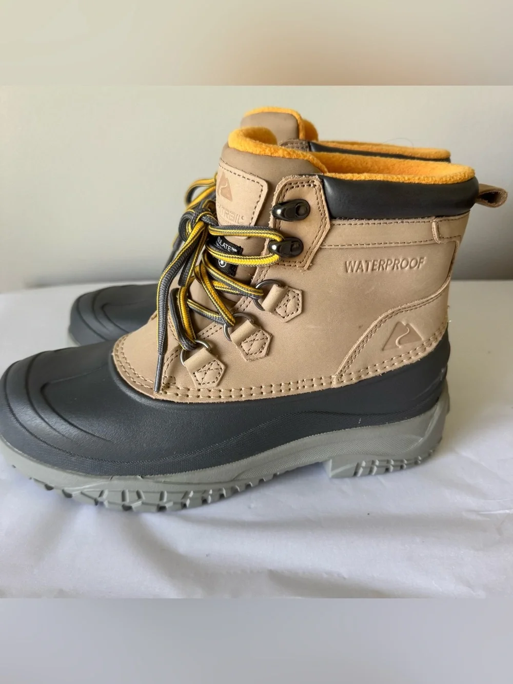 OZARK TRAIL Size 9 Men’s Waterproof Hiking Boots